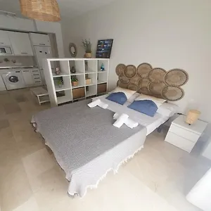 apartamento-pea-mlaga-centro.hotelsinnerja.org/